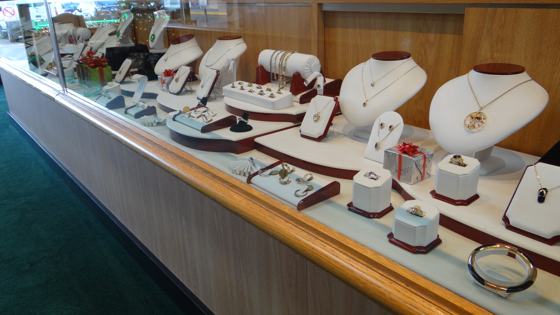 Ryan Jewelers Jewelry for Southington